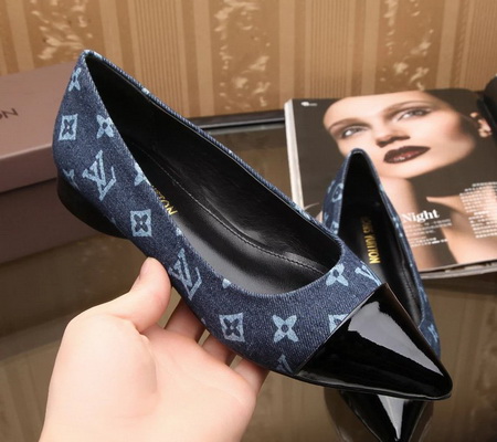 LV Shallow mouth flat shoes Women--010